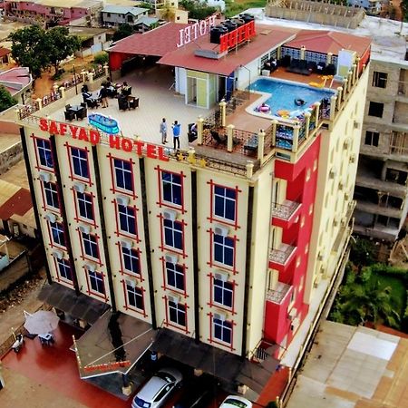 Safyad Hotel Yaounde Bagian luar foto