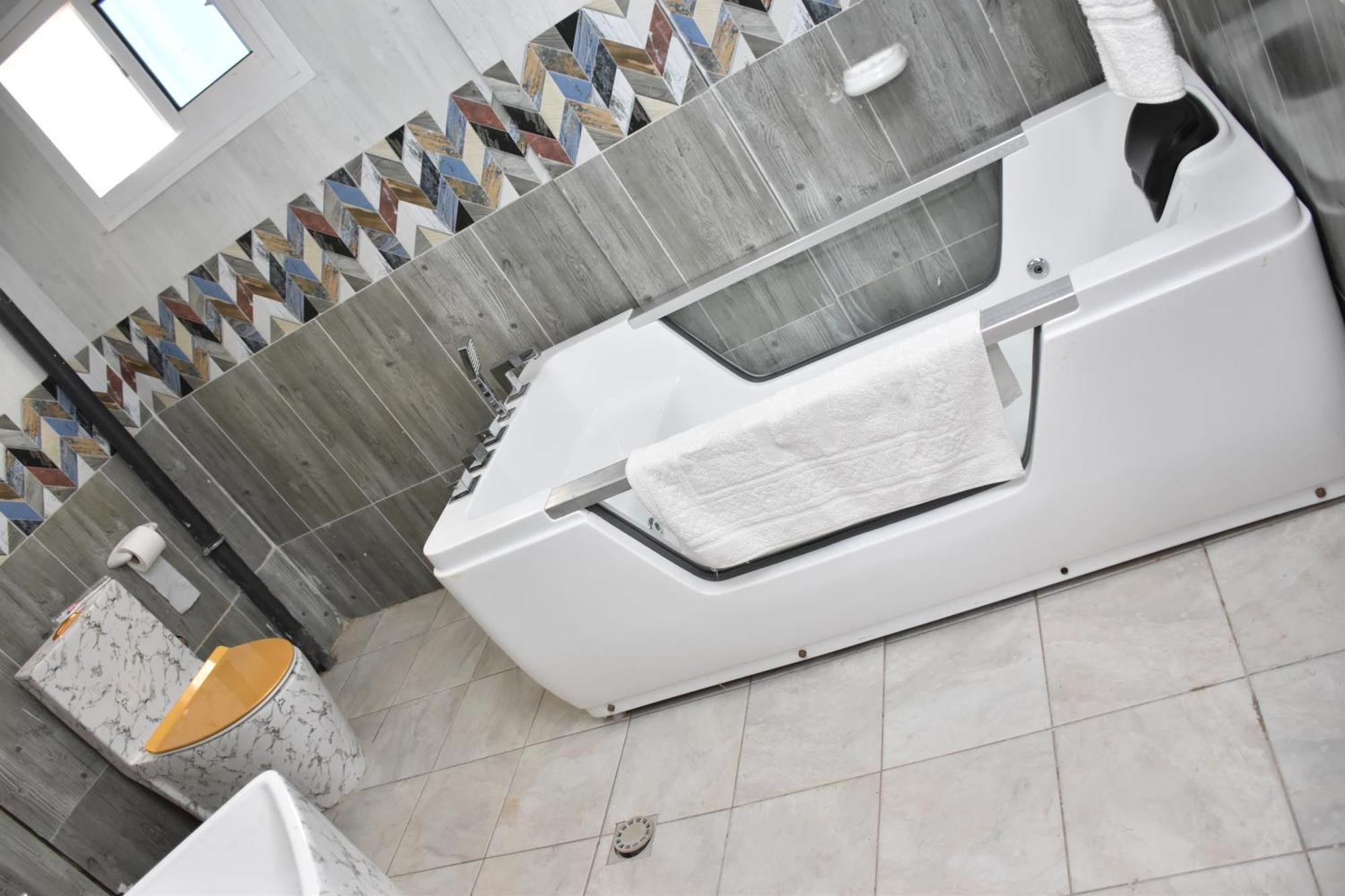 Safyad Hotel Yaounde Bagian luar foto