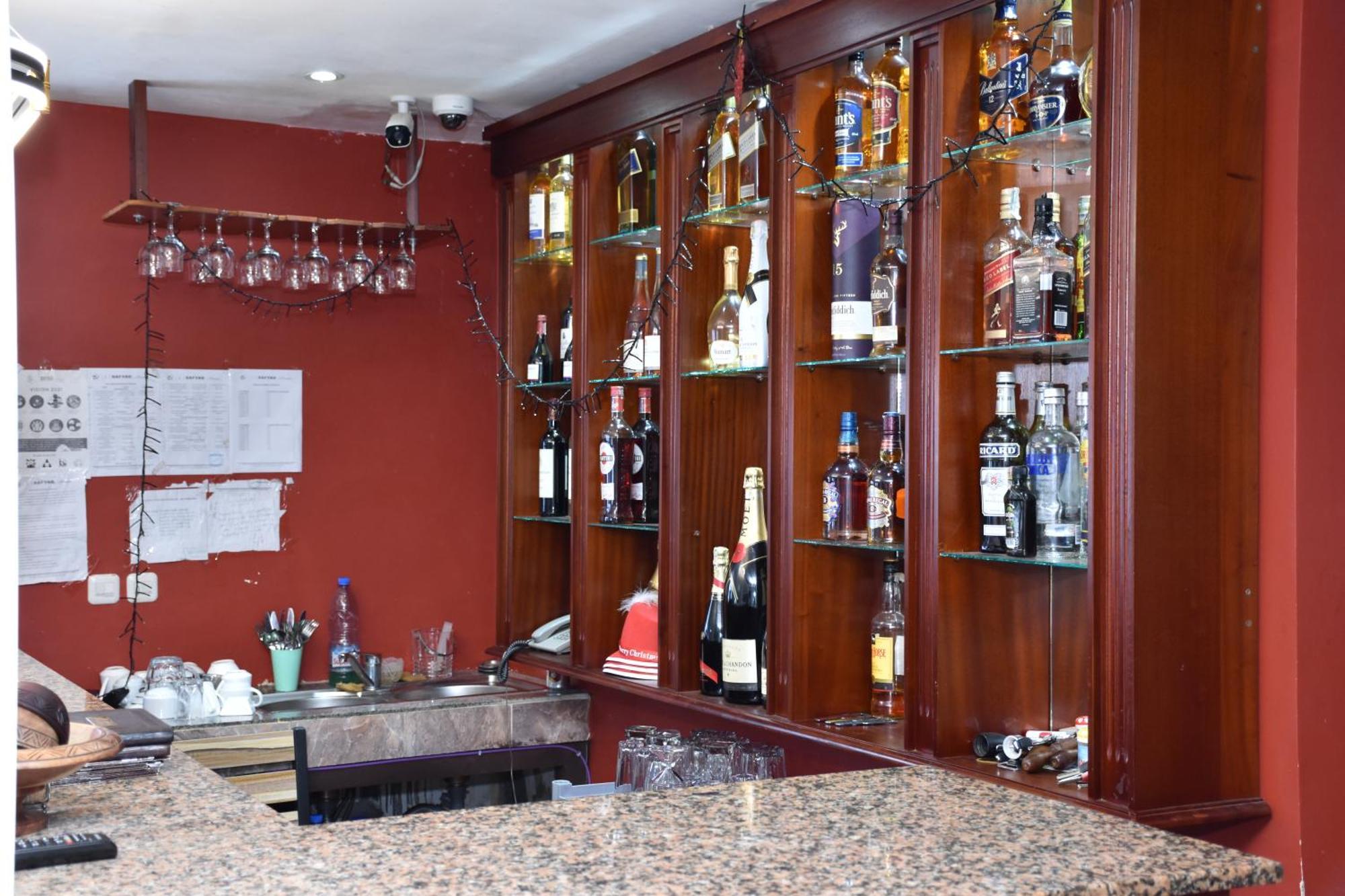 Safyad Hotel Yaounde Bagian luar foto