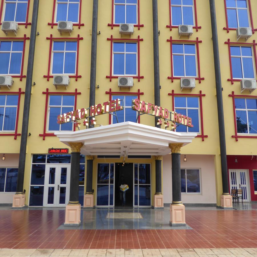 Safyad Hotel Yaounde Bagian luar foto